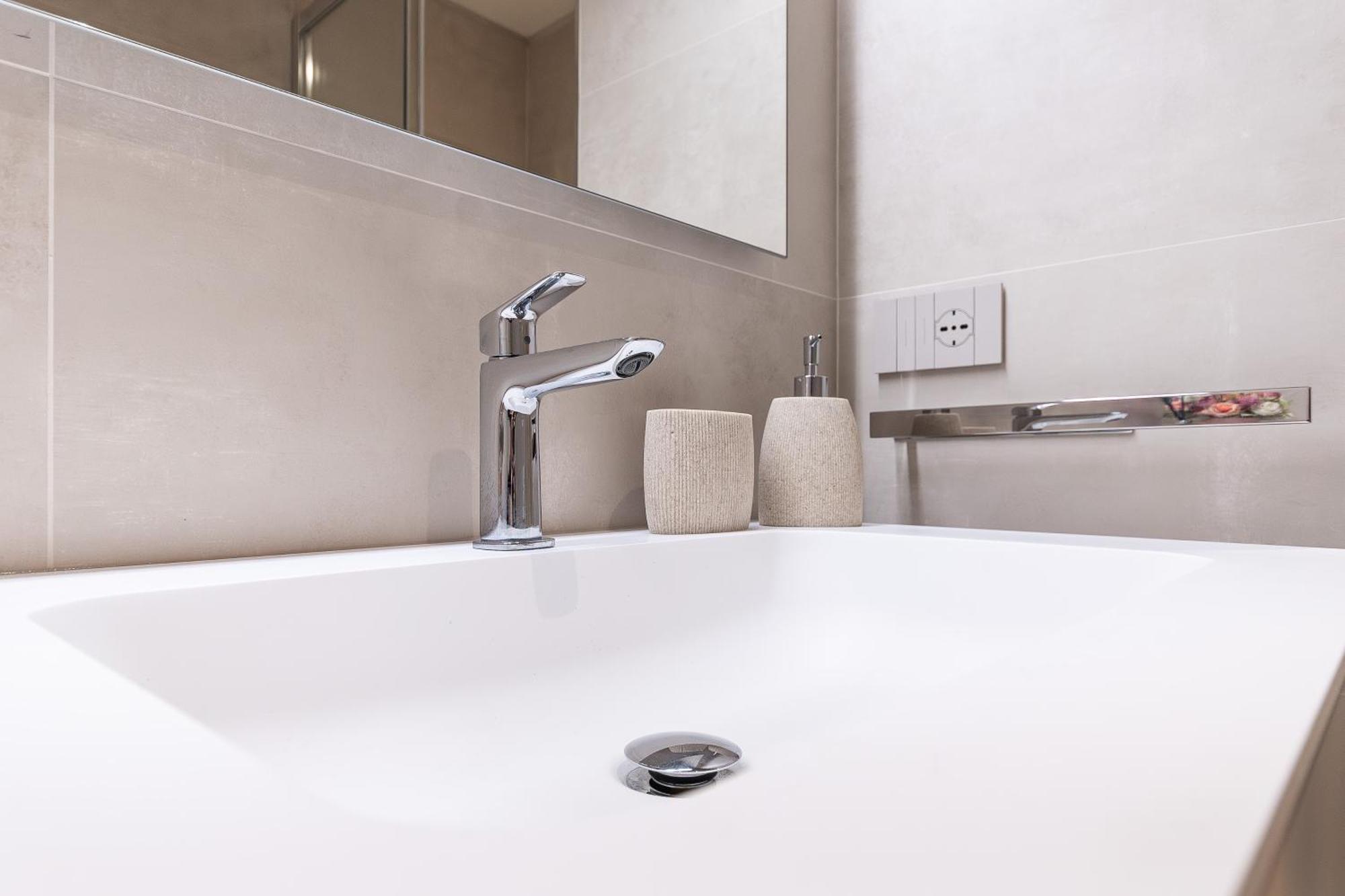 Free Parking In Luxury Suite With City View - Steps To Brignole Train Station 제노바 외부 사진