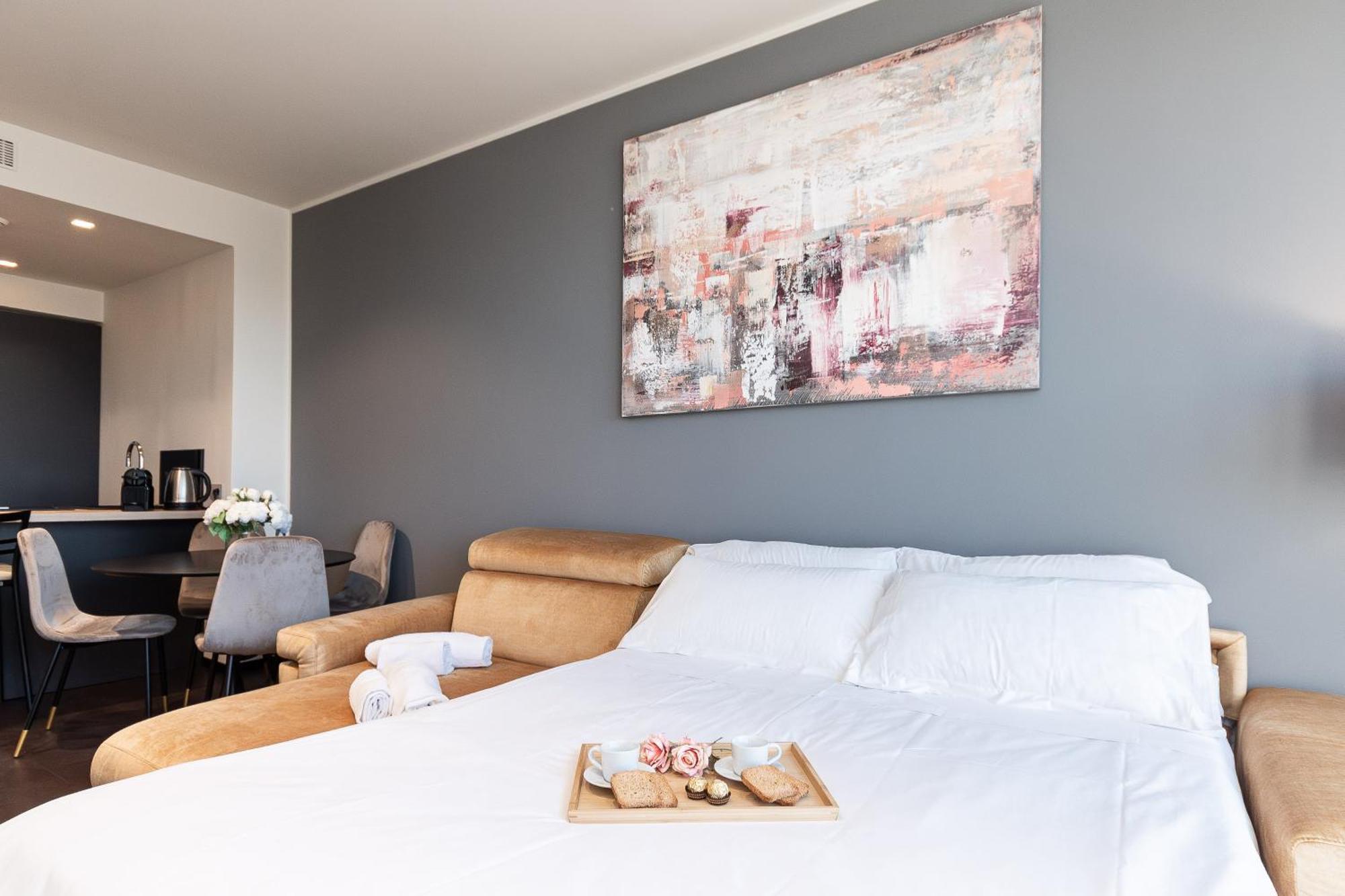 Free Parking In Luxury Suite With City View - Steps To Brignole Train Station 제노바 외부 사진